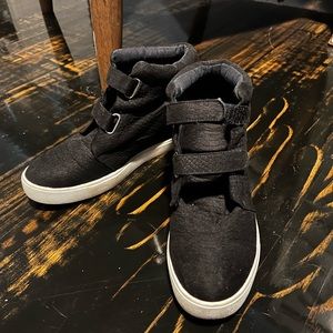 Coconuts wedges with adjustable velcro strap